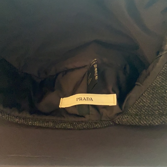 Prada wool riding hat display picture 3